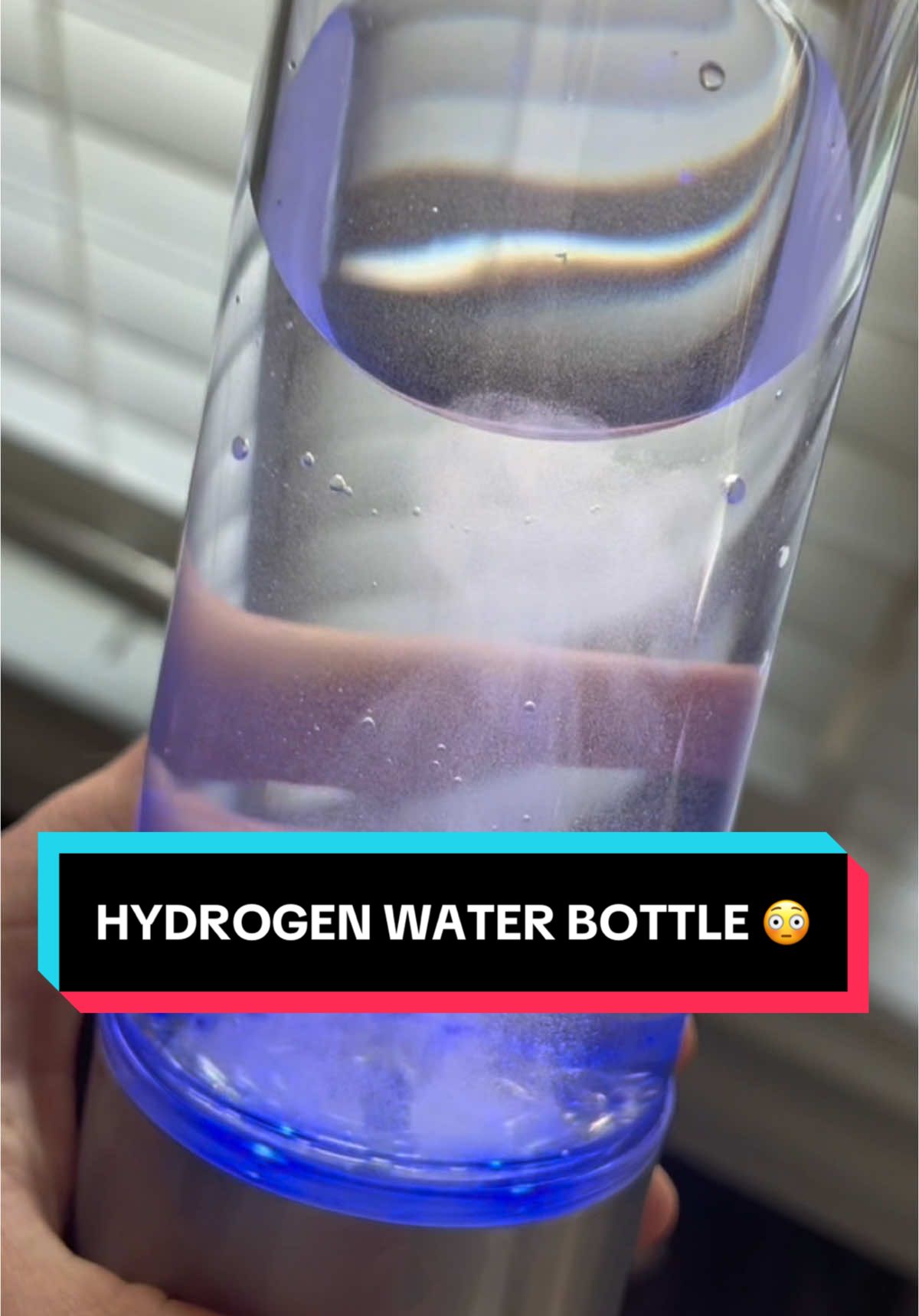 The benefits of these hydrogen water bottles are insane 😳 I linked it down below if you want to check it out! #hydrogenwater #hydrogenwaterbottle #healthandwellness #tiktokshopfinds #healthylifestyle 