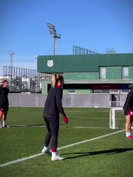 ⚽️  #alexiaputellas #fcbfemeni #fcbarcelona #fcb #futbolfemenino #futbol #fyp #parati #viral #fypシ #foryou #foryoupage #fy #football #footballtiktok #Soccer #soccergirl #woso #lgbt #wlw #lgbtq #lesbian #messi #cr7 #WomensFootball #barcelona #barça #españa #catalunya #fpy #fypp #fy