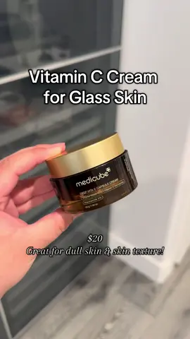 This is an amazing cream from Medicube! It’s great for sensitive skin as well. #medicube #medicubedeepvitaccapsulecream #glassskin #skincare #koreanskincare #koreanskincareproducts 