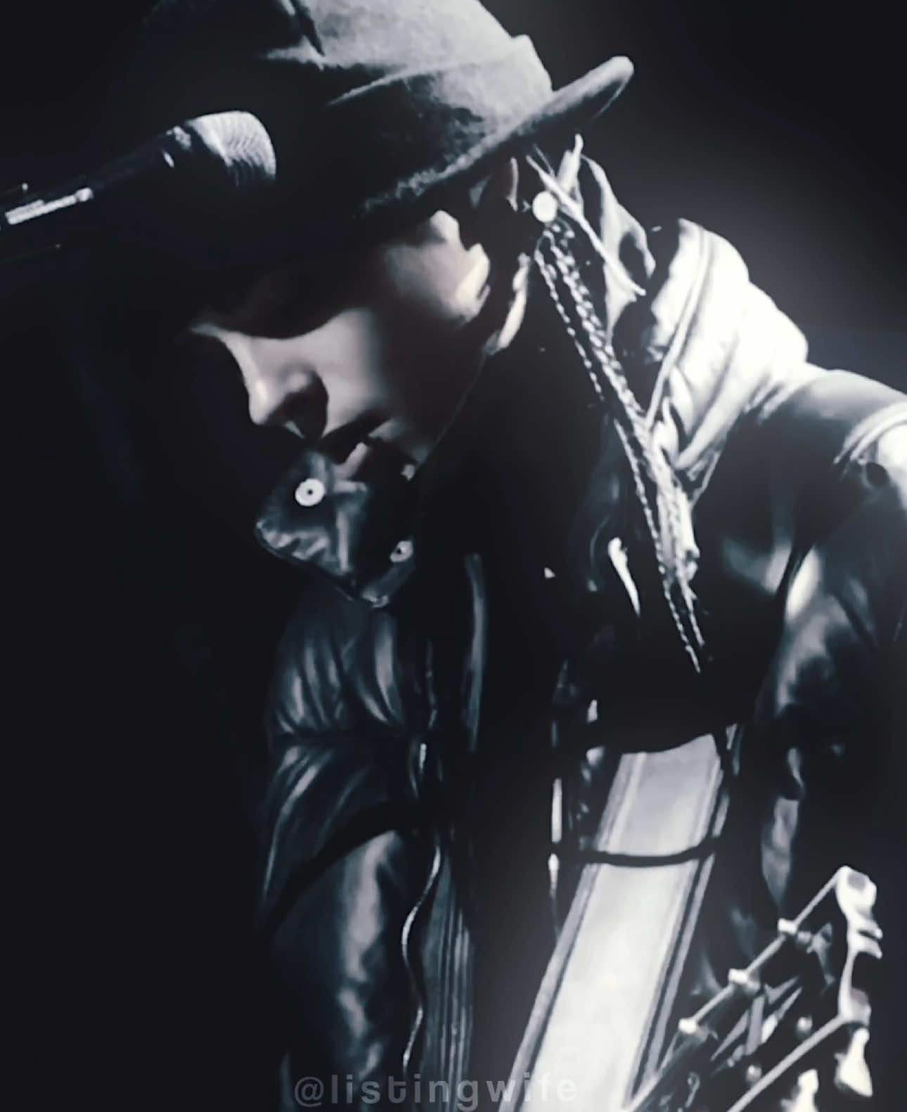#TOMKAULITZ || show me who youu areeee… ugh I love 2010 Tom. 😓😓. || #tomkaulitz #tomkaulitzedit #tokiohotel #tokiohoteledit #fyp #tiktokviral #edit ||