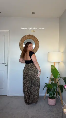 My fav jeans ever ever ✨🐆 #outfitinspo #leopardjeans #outfitideas #OOTD #winterfashion #winteroutfits 