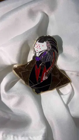 Took this video before going to bed so I can admire his beauty one more time before I close my eyes #overwatch #overwatchpins #pins #enamelpins #ramattra #overwatchramattra #ramattrapins #pindesign #hardenamelpin #overwatch2 #overwatchclips