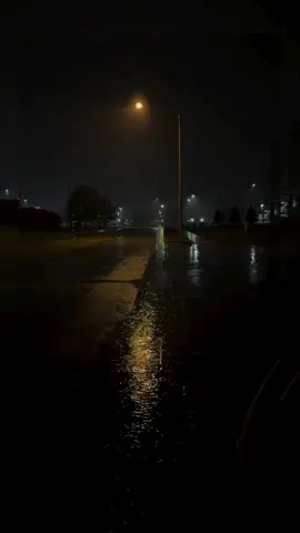 🌧️✨ Feel the magic of a rainy night! The soothing sound of raindrops, the glow of distant streetlights... Pure serenity. 🚶‍♂️💧 Let this calming vibe wash over you! 🌙💙 #RainyNight #RelaxingVibes #NightAesthetic #CalmMoments #NatureLovers #RainSounds #StreetLights #ViralVibes #ExplorePage #ASMR #RainyMood #NightTimeMagic #SoothingSounds #ViralVideo #TikTokViral #RainLovers #NatureSounds #Nightscape #MoodyVibes #RainyDay