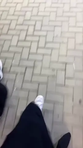 محدٍ تجي دنياه دايم على الكيف 
