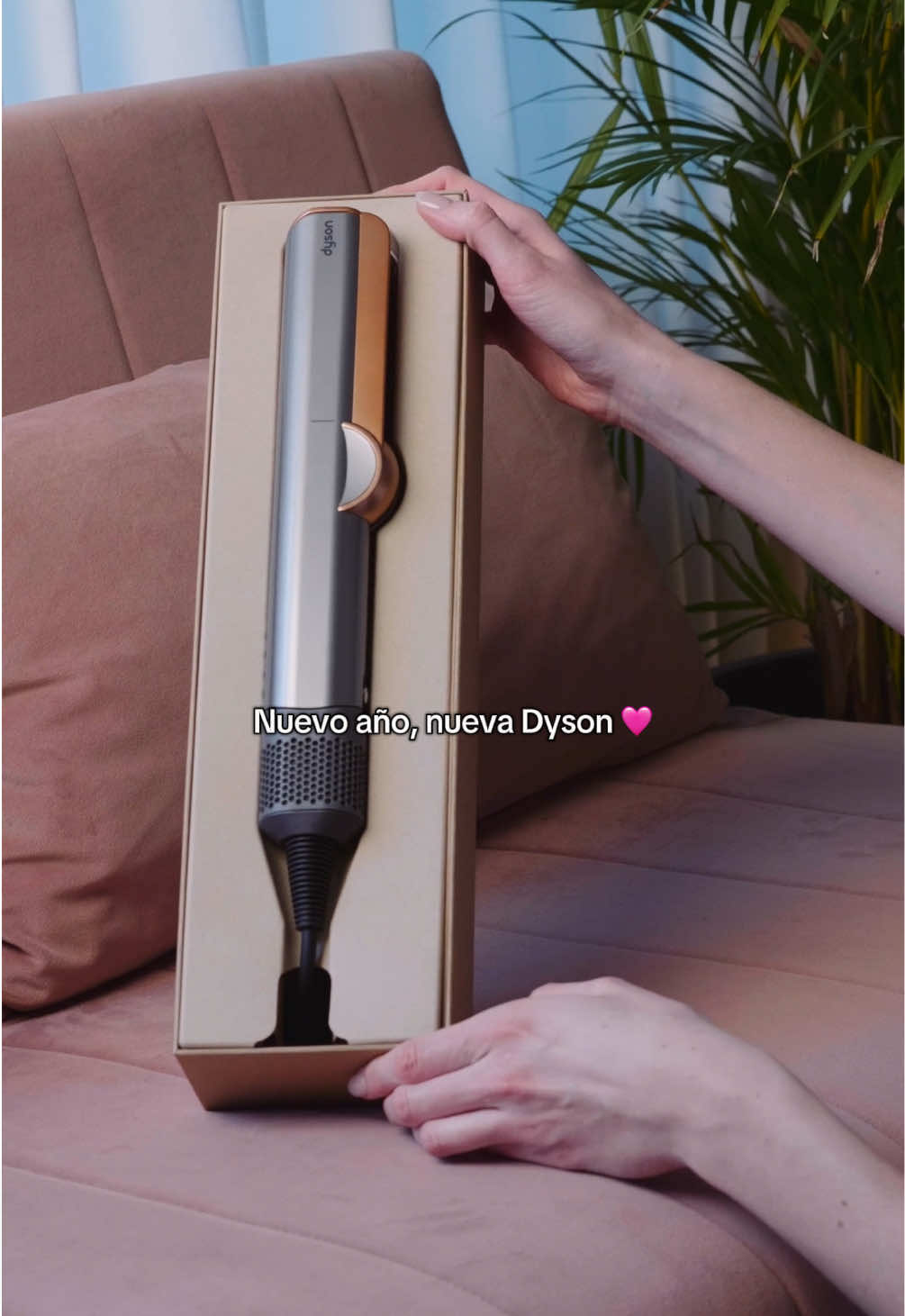 El sueño de las girls 🩷 Cuéntanos, ¿qué es lo que más te ha gustado de tu Airstrait?  #MiNuevaDyson #DescubreDyson #DysonBeauty #DysonAirstrait