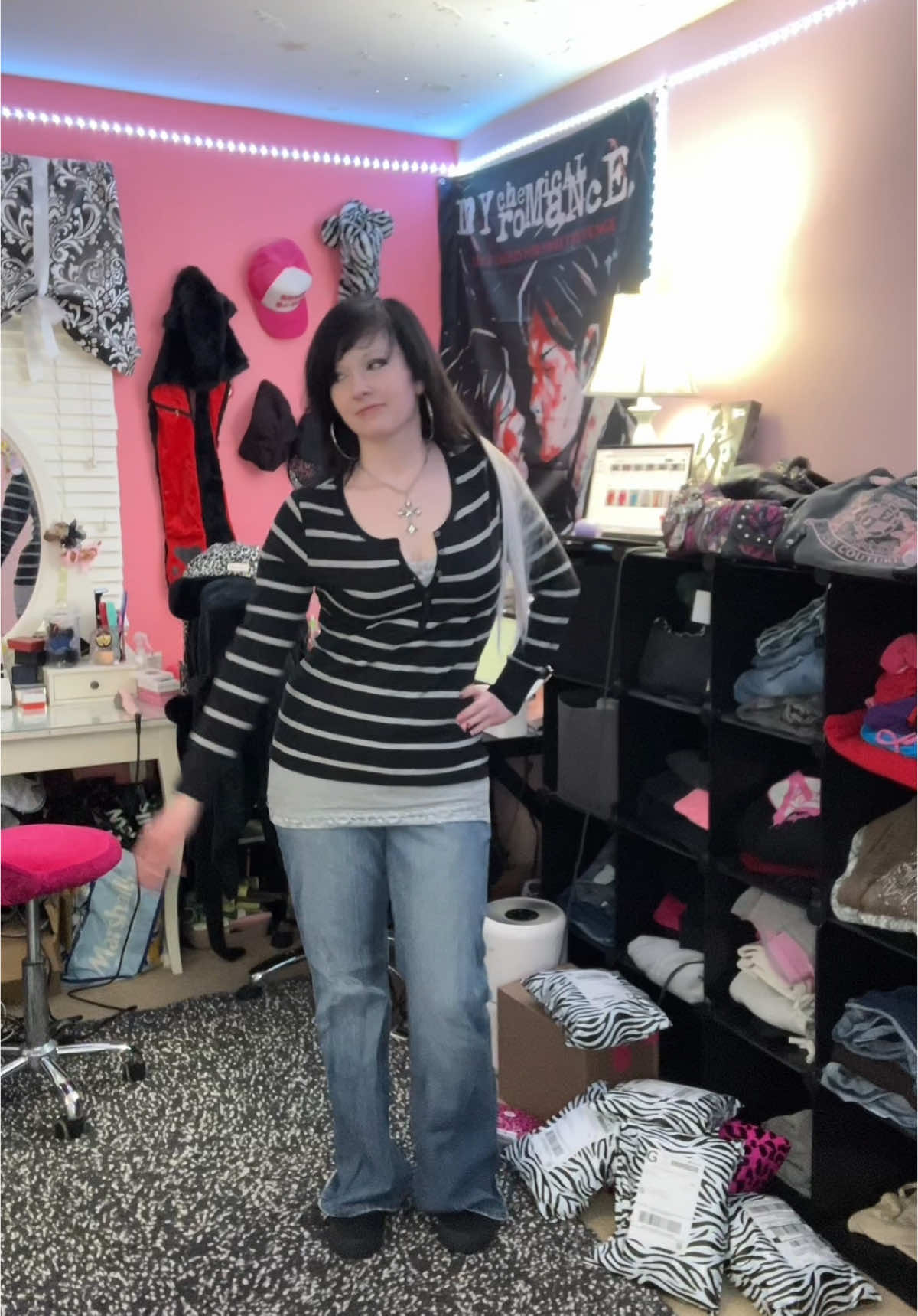 #gdwm #grwm #thrifted #2000sfashion #y2kfashion #mcbling #OOTD #emogirl #alr3ady_d3ad50 