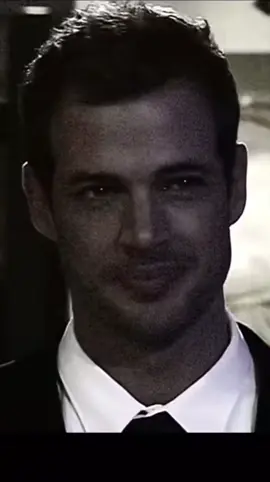 ال بعض اللقاءات لم تكن محض صدفة، بل كانت خيوطًا نسجها القدر بعناية، كأنها رسالة خفية تخبرنا أن هناك أشخاصًا مكتوبون في فصول حياتنا قبل أن ندرك ذلك. هم أولئك الذين نجدهم في اللحظة التي نظن أننا تائهون، فيعيدون ترتيب قلوبنا ويمنحون لأيامنا معنى لم نكن نعرف أننا نحتاجه.#راح_ابقه_احبك_حتلو_ماكو_نصيب_ابراهيم 