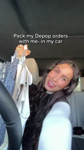 Business woman on the gooo. Natalierose2202 on @Depop !! #packingorders #depop #fashion #orderpacking 