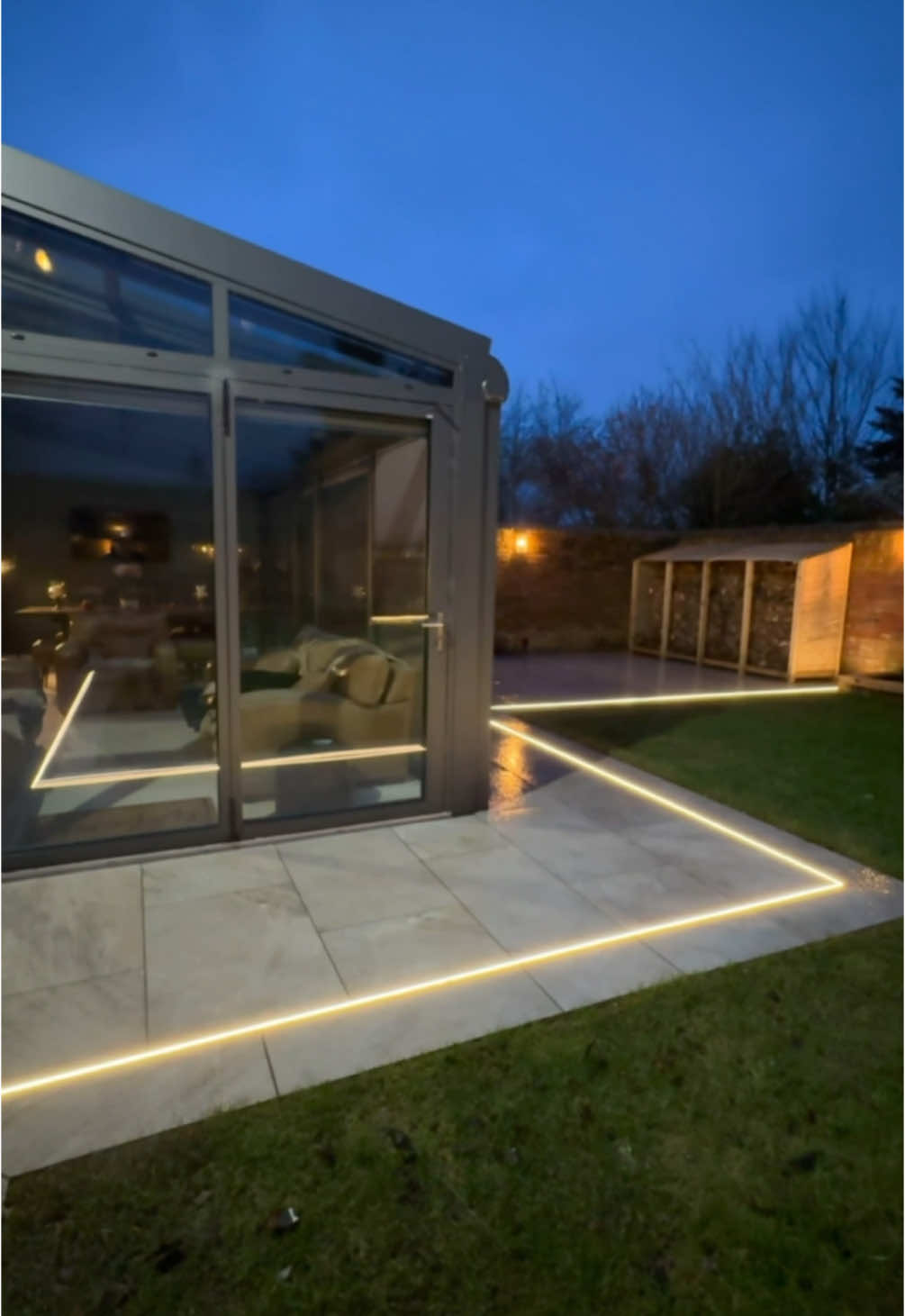 Watch until the end for the full effect 😍😍😍 #construction #build #fyp #paving #landscapersoftiktok #groundwork #clean #GardenGoals #lights #outdoorlighting 