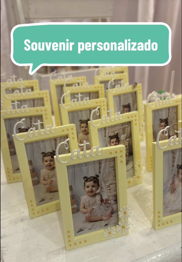 Marco de fotos personalizado para souvenir💛 Nos contactaron para que le demos un toque especial al cumpleaños de 1 añito de Cata. ¿Todavía no nos pediste tu souvenir personalizado? Pignus Arg🩵 #impresion3d #souvenir #personalización #primeraño #cuadrito #pignusarg #3dprinting #cuadropersonalizado #cumpleañosinfantiles #cumpleaños #makingof #fyp 