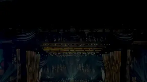 فخاامه😍🎧..#رحاب_الشمراني#رحاب_ليلة_فنان_العرب#رحاب_السيل_يا_سدرة#فنان_العرب_والنجوم #ليلة_محمد_عبده #محمد_عبده_في_الرياض #trending #explore #موسم_الرياض#محمد_عبده #فنان_العرب 