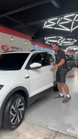 Proteção e segurança sem abrir mão da visibilidade! Mesmo com tonalidade escura, as películas Origin garantem uma ótima visibilidade.  #visibilidade #peliculasautomotivas #seguranca #origin #venetostudio #veneto #galeradobrilho #zerovirgulazero #esteticaautomotiva #fy #fyp #fypp 