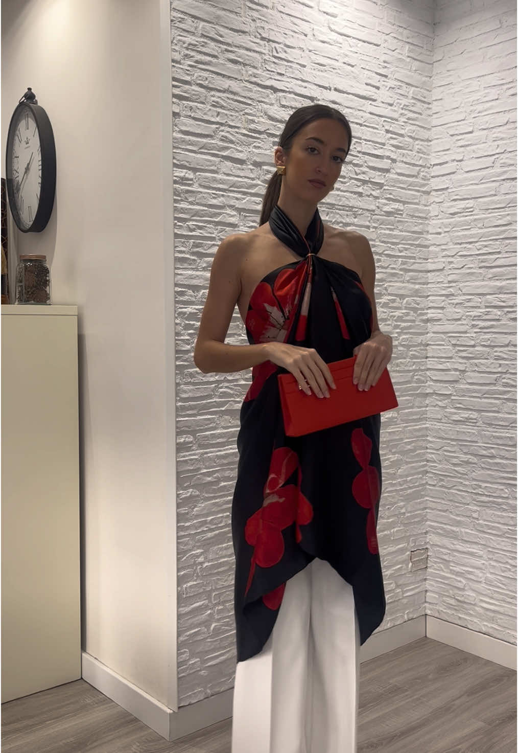 How to Style our HATI Sarong for special occasions.✨ #feminine #fashion #sarong #batik #silk #inspooutfit #styletips 