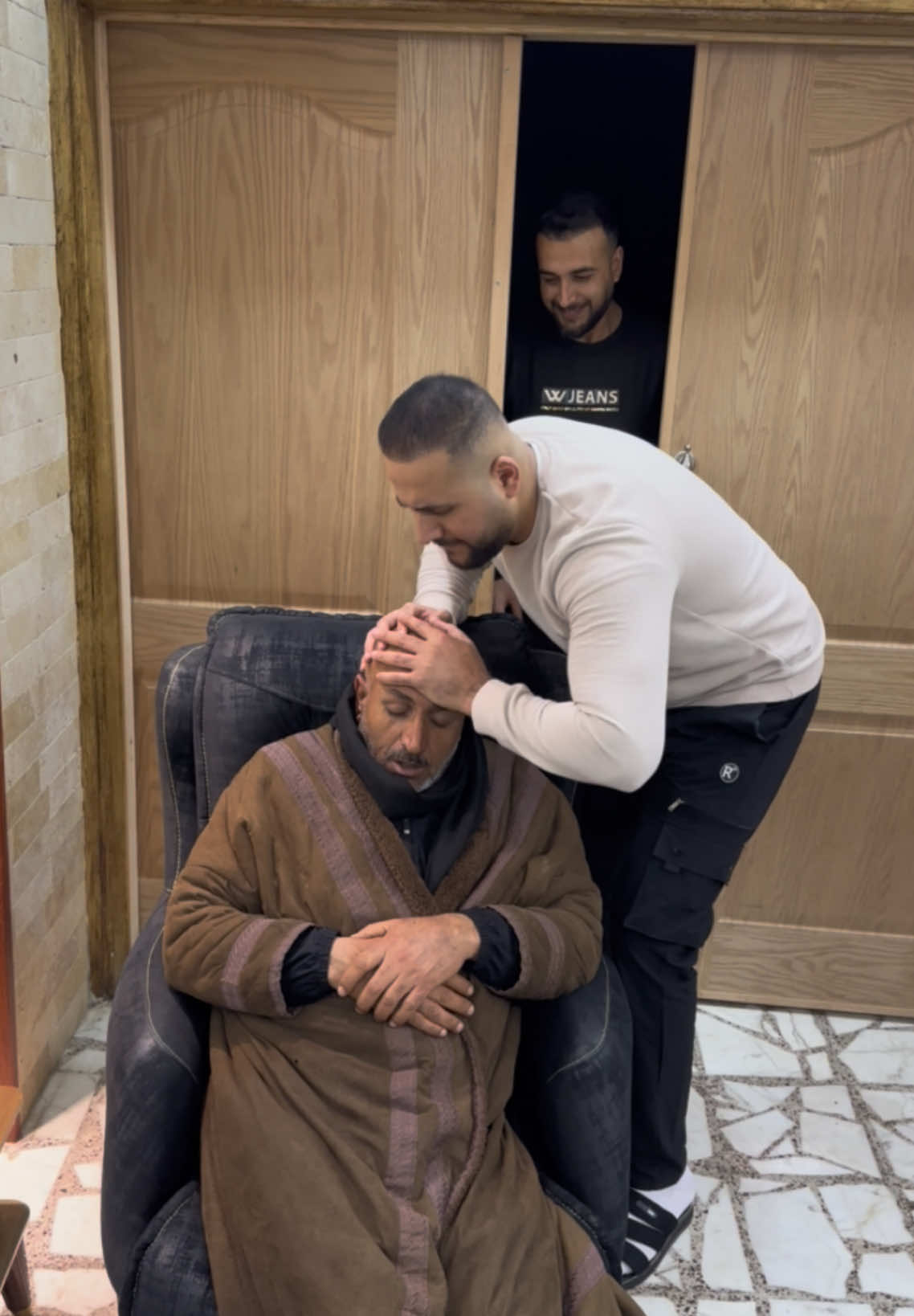ضفوني انستا adham_dwekat2