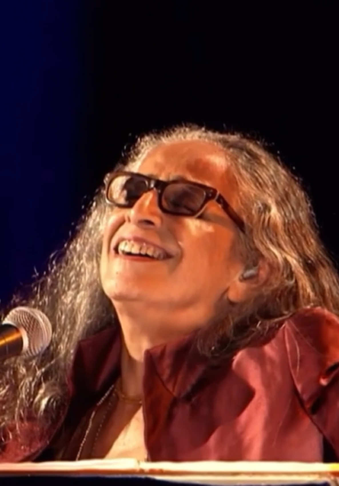 O morro inteiro no fim do dia reza uma prece: Ave Maria! ❤️ #mariabethania #mpb #musicabrasileira #avemaria #fy 