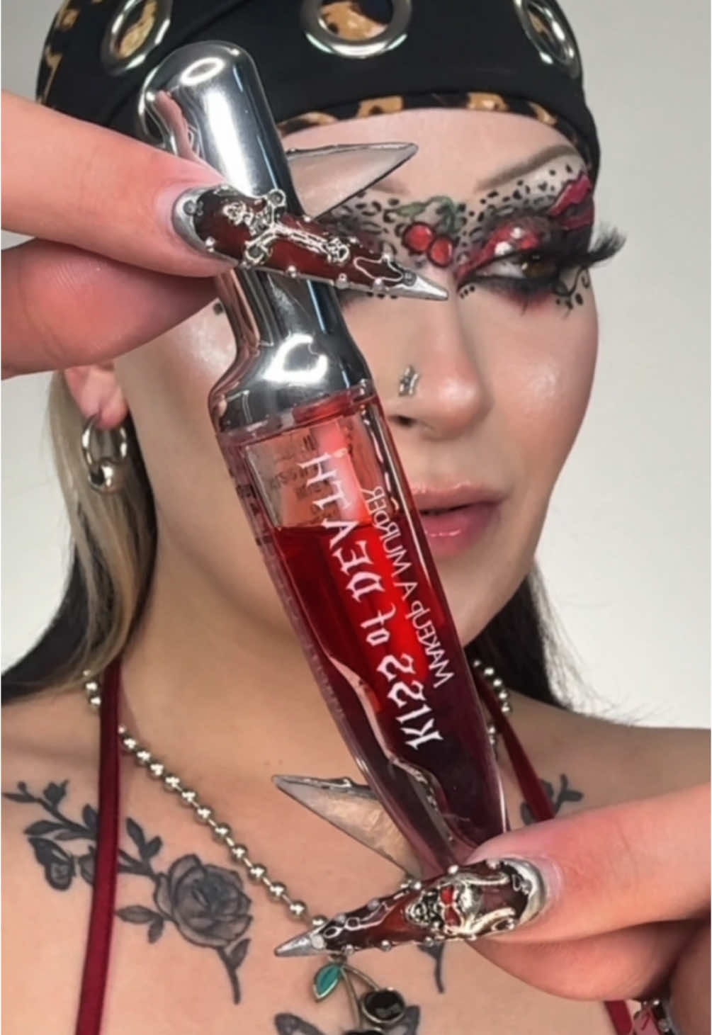 the blvvdies lip oils evrr 🫦🩸🥀 @Makeup A Murder, INC. KISS of DEATH 💀 #vamplips #makeupamurder #lipoils #lipoil #liptint #lips 
