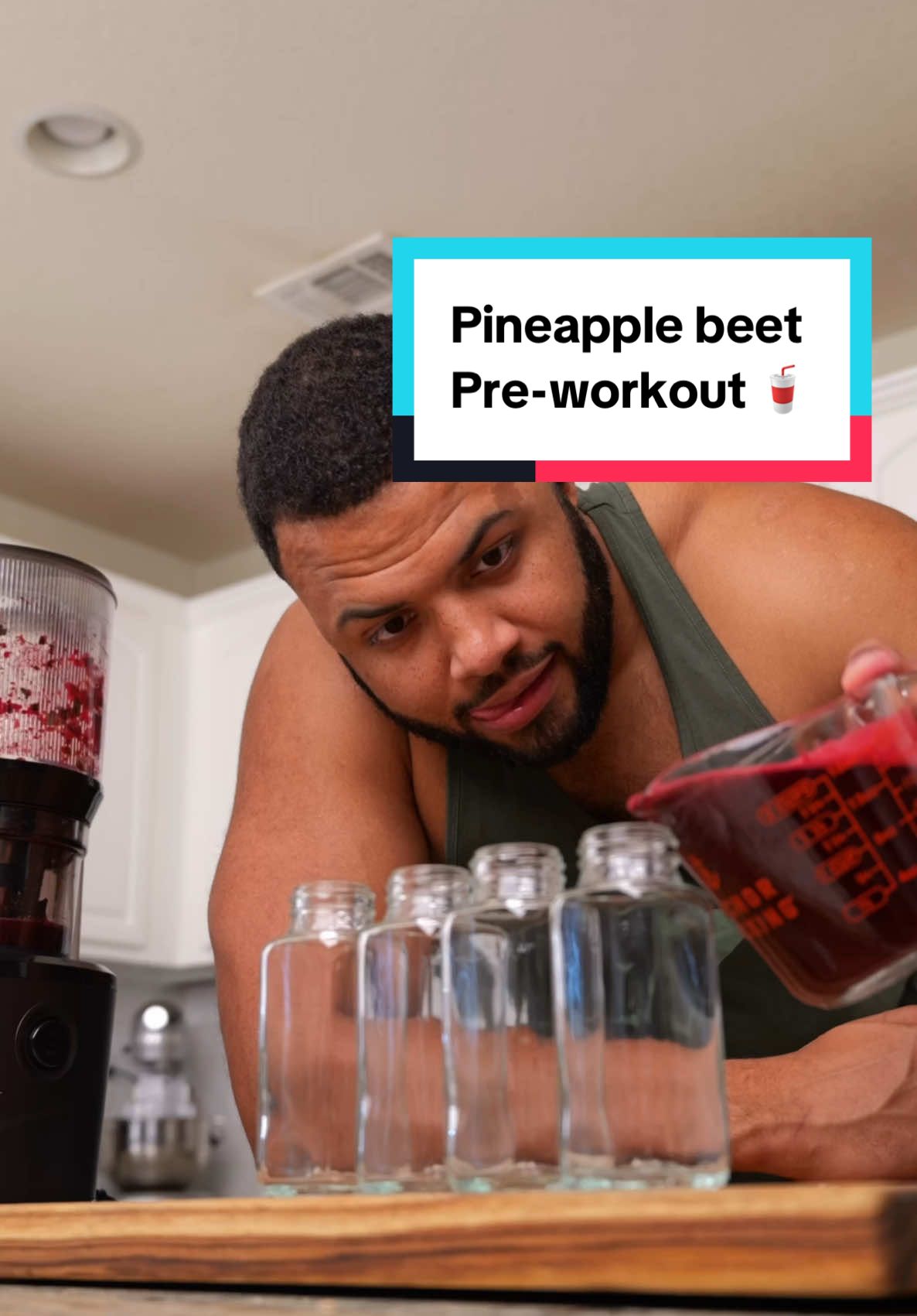 Pineapple beet juice 🔥 perfect pre-workout 🥤 #kuvings #auto10 #juicingrecipes 