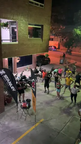 Running Club todos los jueves de 6:00 a 8:00 pm gratuito y abierto al público  #Running #RunningClub #RunningGuatemala #Guatemala #Correr 