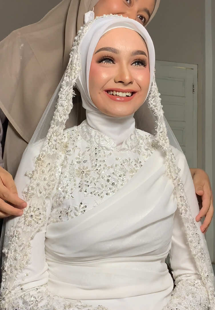 Vvip private makeup ✨  Mua @dindamaulidiamakeup Coach @cutnyakmakeupp  Muse @jiann 