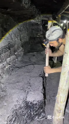 Black diamond mining⛏️#coalminer #blackdiamond #gold #minerals #support #plzdontunderviewsmyvedios #coalmine #blackdiamond #gold #support 