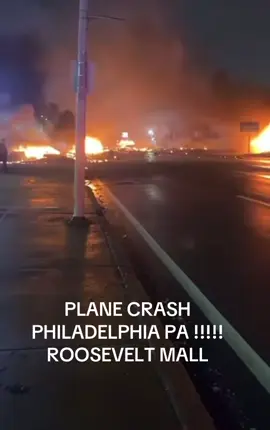 PLANE CRASH PHILADELPHIA PA !!! 🙏 #viralvideo #explore #tiktok #plane 