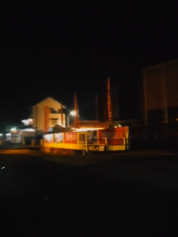 Suasana dini hari di Jalan Raya menuju arah Pom Bensin Nangkaan dan KDS Bondowoso. #pombensin#kds#kdsbondowoso #kdsbondowoso #fyp 