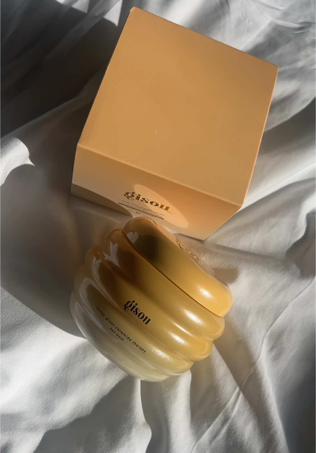 Obsessed with the new @Gisou Hair Mask! The cute packaging, amazing texture, and irresistible scent – I’m loving it💛🍯✨ #gisouhairoil #hairmask #girlythings #cutepackaging #hairproducts #hairtok #aesthetic #unboxing #girlytok #aestheticvibes #fyp #explorepage 