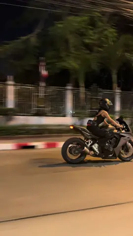 ทะเลเรียกว่า SEA แฟนเราไม่มี อันนี้เรียกโสด#noombood #ฟีดดดシ #fyp #เทรนด์วันนี้ #ผู้หญิงขับบิ๊กไบค์cbr650f #honda #ไม่ใช่รถผัว #cbr650fthailand 