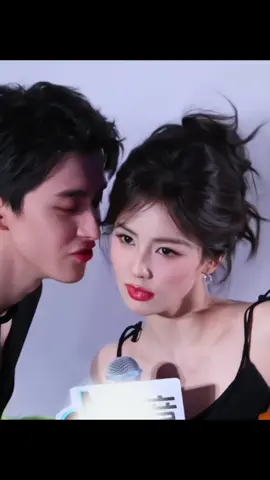 เป็นคู่ที่ไม่ได้คาดหวังอะไรเเบบนี้ เเต่ตอนนี้เรายิ้มเเก้มจะเเตกอยู่เเล้ว🤭 ฉางหัวเซินรีเเอคเเทนหมดเเเล้วอะไรกันครับเนี่ยยย🫣 ละครจบไปเเล้วเเต่ฉันยังมูฟออนจากคู่นี้ไม่ได้สักที🥹🤭🤏 #ไป๋ลู่ #bailu #bachloc #อ๋าวรุ่ยเผิง #aoruipeng #aoruipeng敖瑞鹏 #อ๋าวรุ่ยเผิงaoruipeng敖瑞鹏 