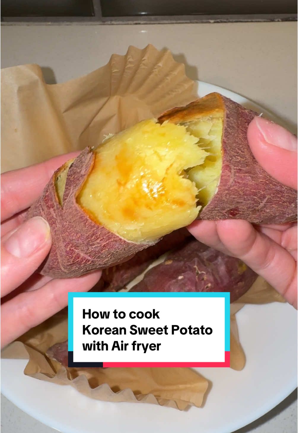 Super easy for this sweet and healthy Korean Sweet potatoes just using an airfryer !  • • • #airfryer #koreansnack #koreansweetpotato #sweetpotato #cookingtips 
