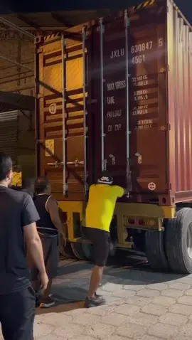 Y así llega nuestro primer contenedor 🎉