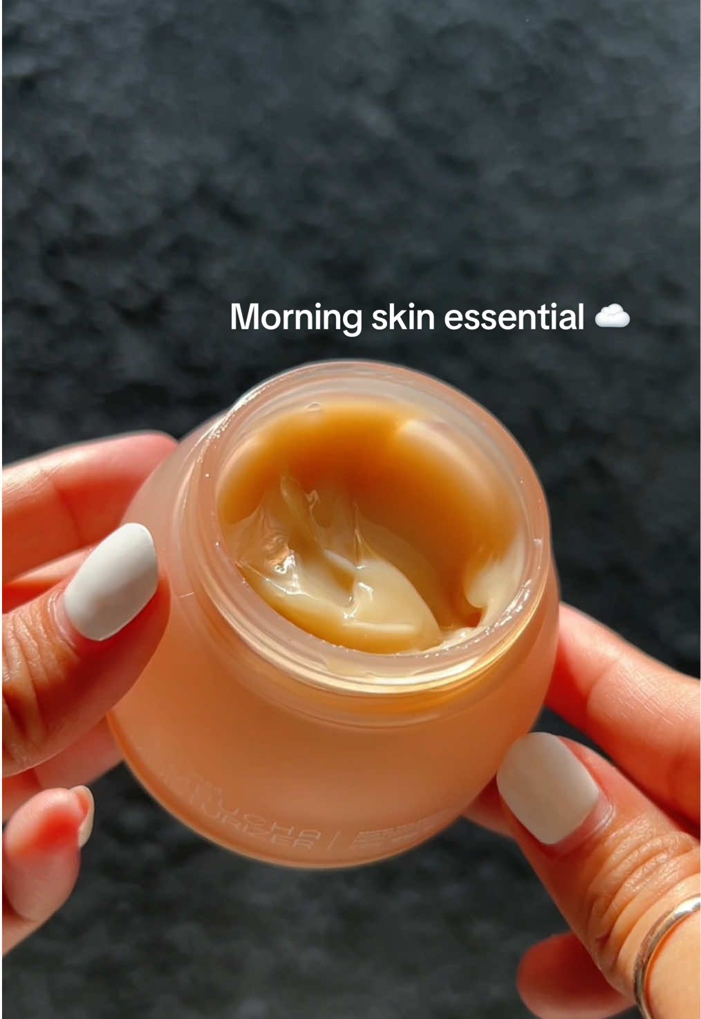 Morning puffy face? No worries~ ☁️ Kombucha Moisturizer dengan Allantoin & Panthenol siap nenangin & bikin kulit lebih fresh di pagi hari. Bangun tidur langsung glow? Bisa banget! ✨💖  Eitss, jangan lupa sunscreen nya yaa~ #ThisIsGood #KombuchaMoisturizer #Moisturizer #VeganSkincare #SkincareRoutine #HydratingSkincare #VeganBeauty #GlowingSkin #SkincareIndonesia #ProdukLokal #LocalProduct #BaliBeauty #BaliMade #MadeInIndonesia #Kombucha #KombuchaSkincare #SkincareLokal #VeganProducts #NaturalSkincare #OrganicBeauty #SkinBarrier #HealthySkin #Moisturizing #SkincareAddict #BeautyRoutine #FYP #ForYouPage #FYPIndo #FypIndonesia #VeganFriendly #SelfCare #SkincareLove #Bali #BaliBeautyScene 