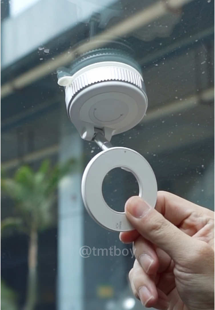The suction cup stand that doesn’t require charging is so convenient, more affordable and easier to use.  #phoneholder #magneticphoneholder #suctioncupmount #carmount #caraccessories #contentcreator #giftidea  #giftguide 