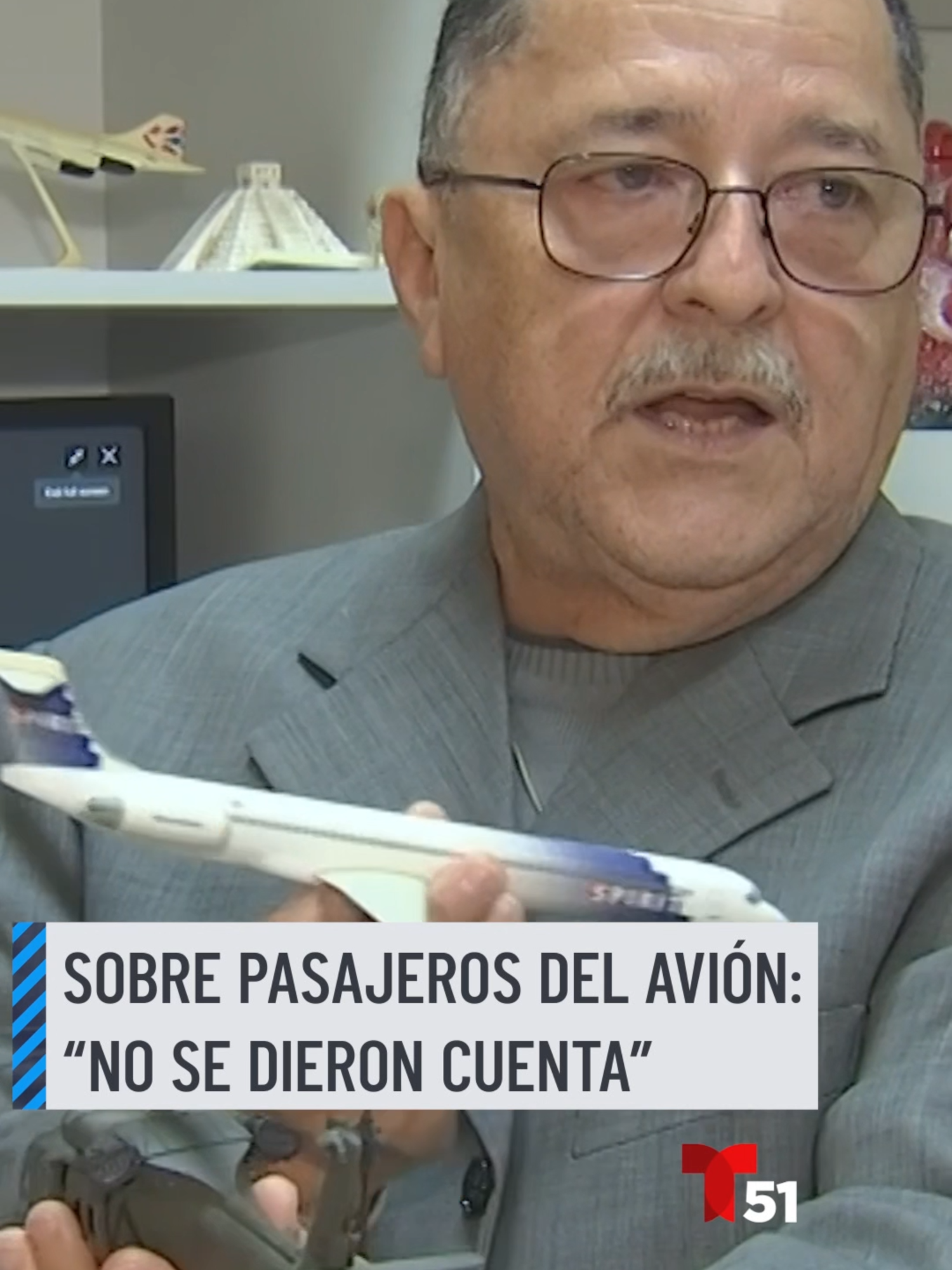 Un experto en aviación habló sobre cómo habrían sido los últimos segundos de los pasajeros a bordo del avión de American Airlines impactado por un helicóptero del ejército. “El impacto fue de momento, no se dieron cuenta”, expresó Luis Irizarry, investigador de accidentes aéreos. Se cree que otros pudieron haber muerto a causa de las frías temperaturas del río Potomac. #americanairlines #blackhawck #washingtondc #riopotomac