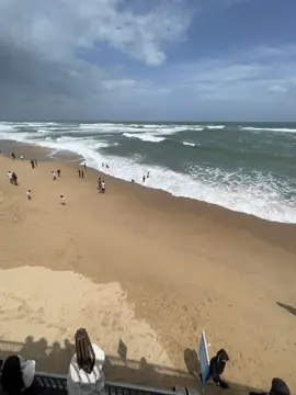 Đứng trước biển anh nhận ra được một điều.