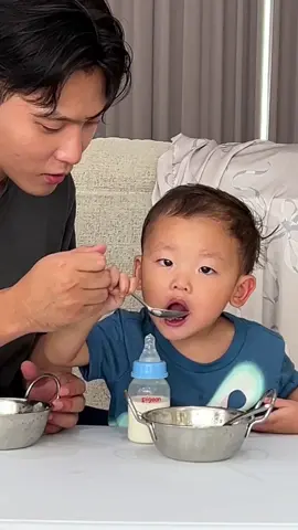 Jnho eunho pertamakali makan tteokguk! #daehoonjulia #junhoeunho 