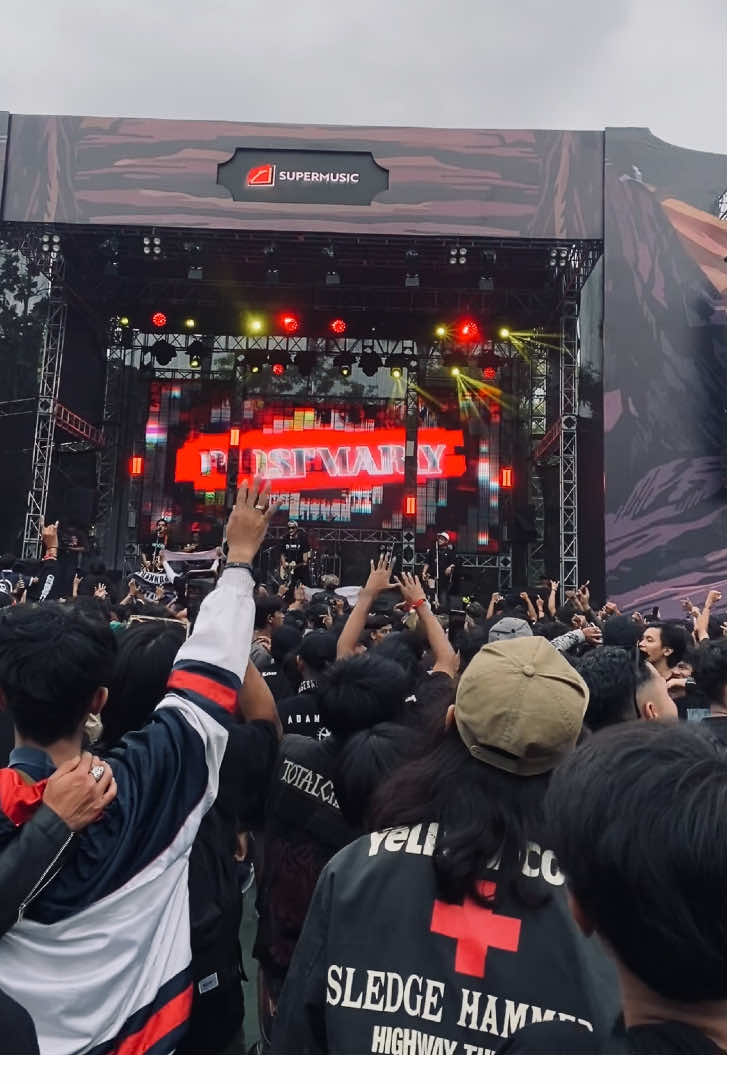 we need the punk rock show 🔥 #rosemary #hellprint #bandung #unitedday8 #supermusicid #hellprintofficial #kehidupunk 