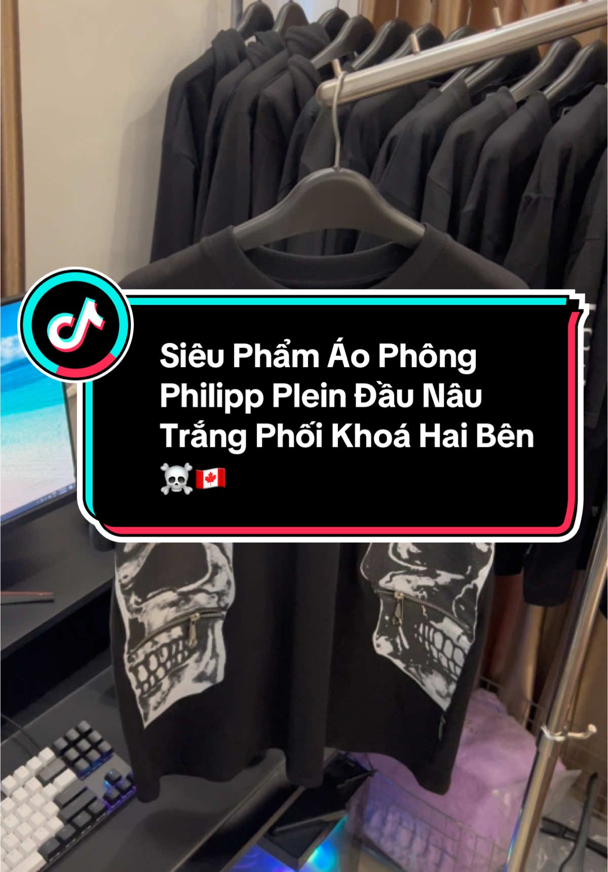 Siêu Phẩm Áo Phông Philipp Plein Đầu Nâu Trắng Phối Khoá Hai Bên Hot 2025 ☠️🇨🇦. Em Về Đủ Size Cho Anh Em Mua Để Đi Du Xuân Đầu Năm 🌸🌼🧧. Anh Em Mua Ấn Vào Giỏ Hàng TikTok Giúp Em Nhé 🛍️🛒#philippplein #hot #aophongphilippplein 
