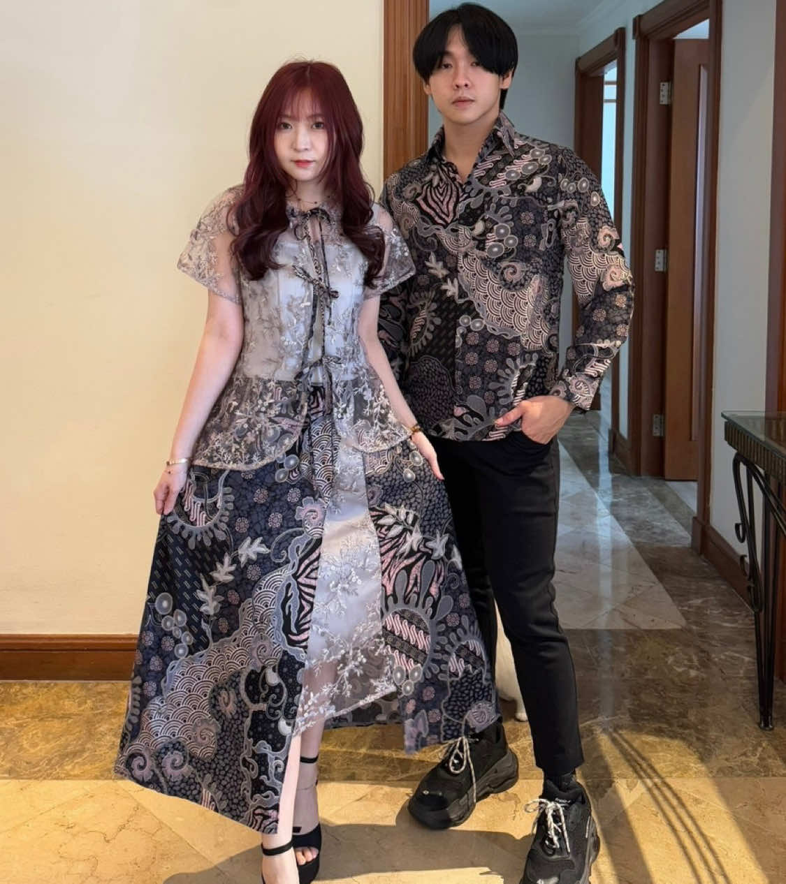 SV 6359 Ellino Batik (bisa dibeli terpisah) DRESS PRICE : 225.000  MATT : COTTON POLYESTER + TILE  SIZE : Freesize (Belakang seleting + karet) Inner Bust : 102cm  Waist : 98cm  Length : 60cm  Dress Bust : 100cm Waist : 60-98cm Hip : 120cm Length : 90cm//115cm Berat : 405gram KEMEJA PRICE : 135.000 MATT : COTTON POLYESTER  SIZE : M,L,XL,XXL M Bust : 106cm Waist : 104cm Length : 69cm L Bust : 108cm Waist : 106cm Length : 69cm XL Bust : 110cm Waist : 110cm  Length : 70cm XXL Bust : 116cm Waist : 114cm Length : 73cm Warna : 1. Maroon 2. Pink Ungu 3. Ungu Abu 4. Hijau Abu Berat : 215gram  #silvervogue #silvervogueid #fypage #zyxbca #outfitinspiration #wajibgajian #batikcouple #couple #fyp 