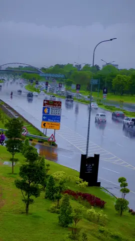 Good morning Islamabad with beautiful weather ❤️‍🩹🥰#islamabad #foryoupage #naturalbeauty #islamabadian #tiktokofficial #standwithkashmir #greenpakistan⚘🇵🇰⚘ #plzviralvideo 