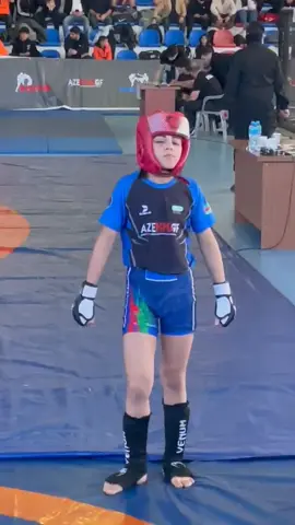 MƏN BU YOLA PEŞƏKAR BAŞLADIM,PEŞƏKAR DAVAM EDİRƏM,PEŞƏKAR DA QALACAĞAM. MƏN N1 QALACAĞAM. NƏ QƏDƏR Kİ,İDMANDAYAM ÇƏKİMDƏ ÇIXANLAR BİLİN BUNU. AMİDİ YALNIZ ALLAH İSTƏSƏ MƏĞLUB EDƏ BİLƏRSİNİZ.