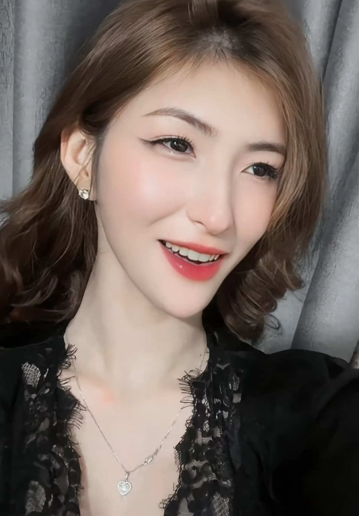 Cho đến cuối cùng, anh vẫn ích kỉ… Người bên anh từng ấy thời gian, Vẫn không thắng nỗi con người anh ☺️🍭#thudaumot 