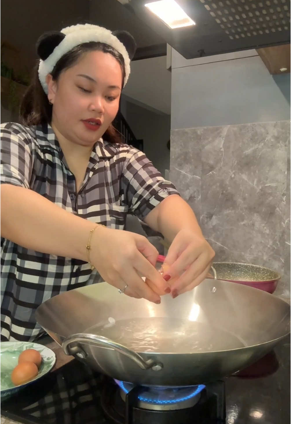 Hujaan mulu, siapa yg rumahnya kebanjiran ??  @NYAI MERCON #nyaimercon #pangsitnyaimercon