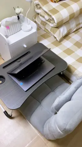 Aku pakai meja ini udah 4tahunan lebih #mejalipatportable #mejabelajar #mejaminimalis #mejalaptop 