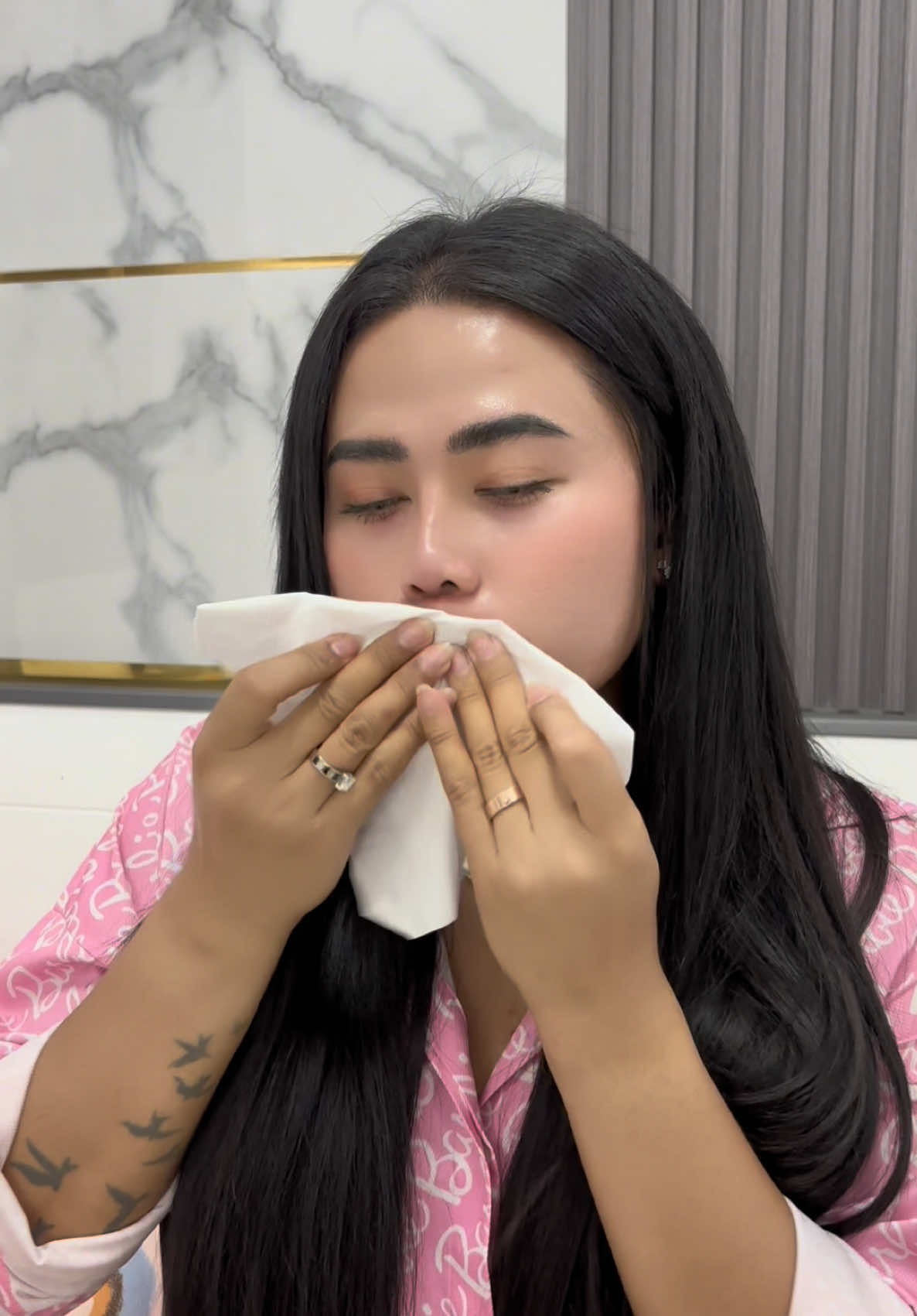 Ini apa lagi sih ,kalian wajib banget punya #lipmudrollingpink #lipcushionmud #lipcushionrollingpink #lipcreamrollingpink #lipvelvet @Rolling Pink 