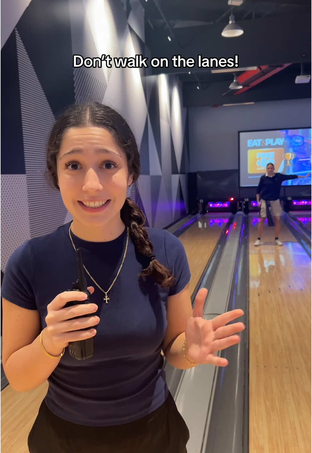 Bowling Dos and don’ts! 🎳 #bowling #rules #safetyfirst #kingpin 