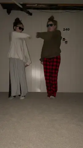 I invented?????#funnyvid#cuties #sleepover #funnyideas #parti #fun #viral #fyp #BestFriends #funnyvideoideas #peebodyandsherman #fistbump#trending#tearawaypants#autotune#dance#ideas