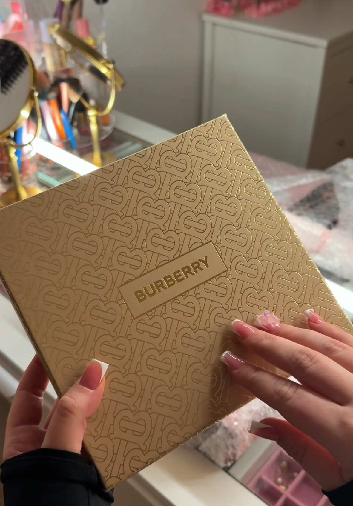 #asmrsounds #asmrunboxing #notino #SelfCare #selfcareproducts #hairproducts #burberry