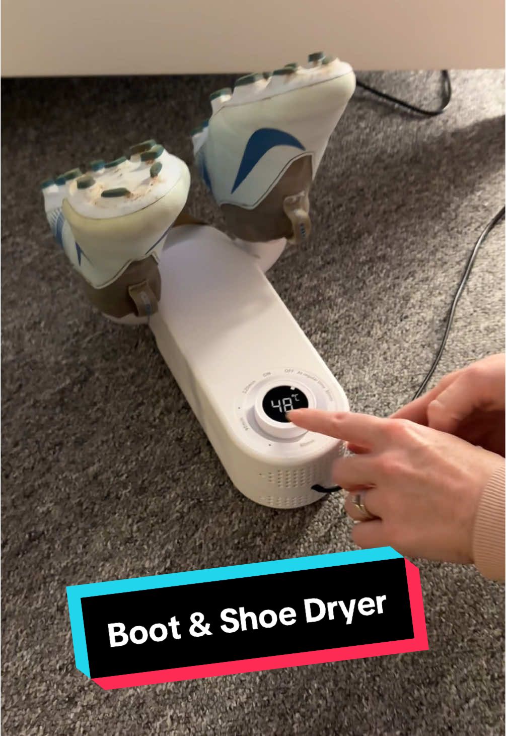 I cannot stand the smell 🤢 #footballboots #dryer #tiktokmademebuyit 