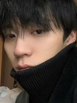 Yiran bilang dia kedinginan, kasian tapi cute😭🙏🏻 Zhou Yiran weibo update 🌹 #周翊然 #zhouyiran #zhouyiran周翊然 #chineseactor #chinesedrama #cdrama #chineseboy #xyzbc #fyp 